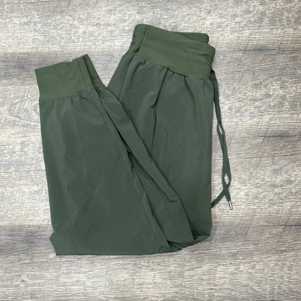 Calia by Carrie Underwood joggers